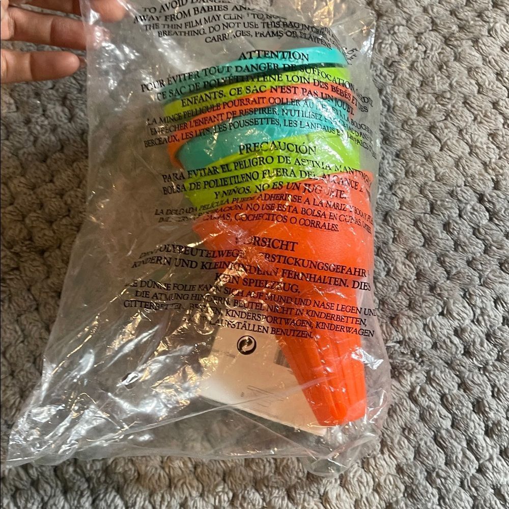 Pampered Chef Colorful Treat Cones Set NEW - Picture 2 of 2